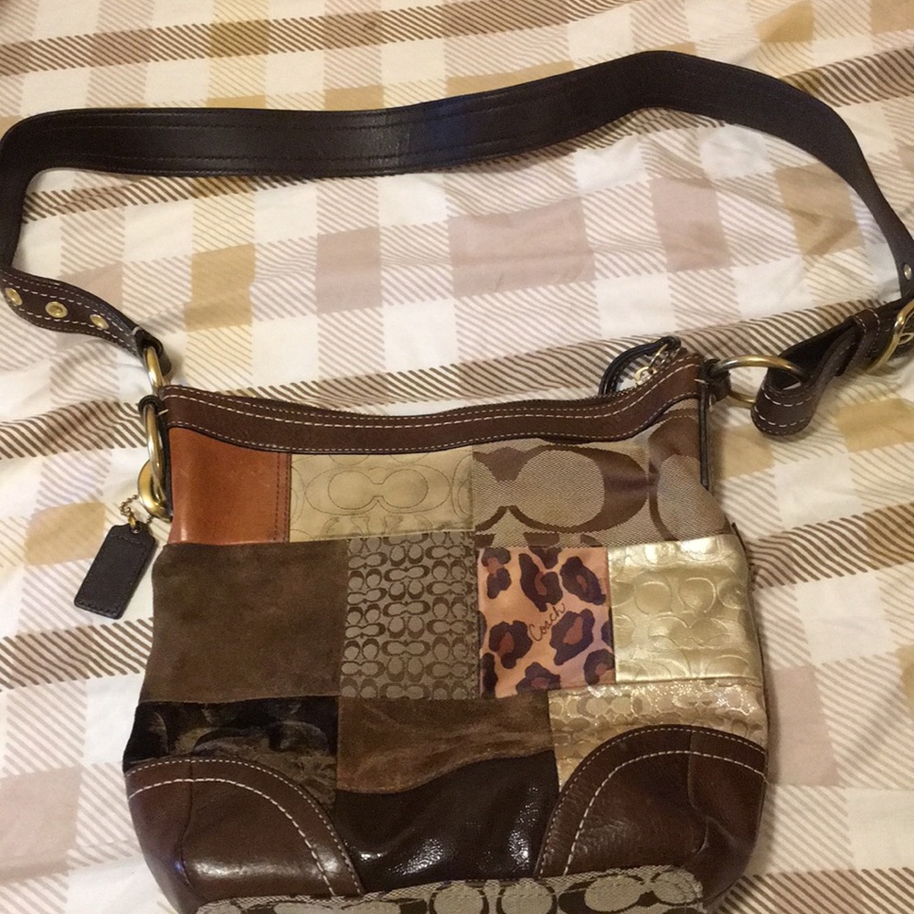 Handbags - Picture 2 of 7